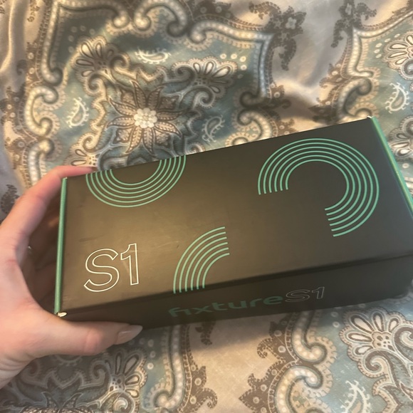 Black Gaming Console with Controller - Picture 7 of 9